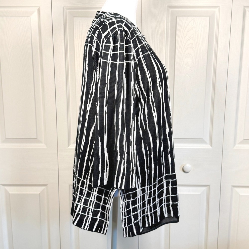 Ming Wang Black White Abstract Grid Knit Cardigan Jacket XL Hook Eye Closure - Picture 5 of 9